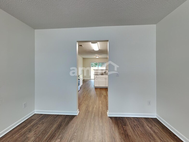 Building Photo - 520 Dogwood Creek Pl