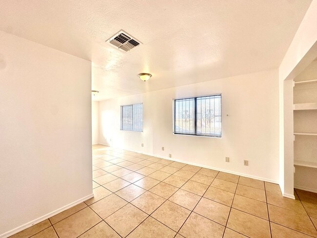 Building Photo - Alamo1185