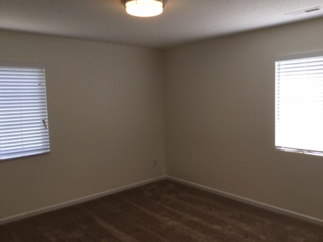 Building Photo - 1825 Chatfield Dr