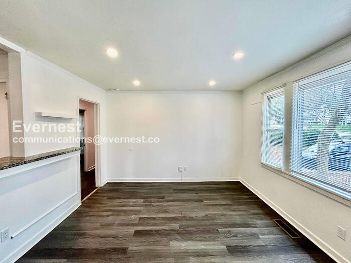 Building Photo - 1738 Duke Rd