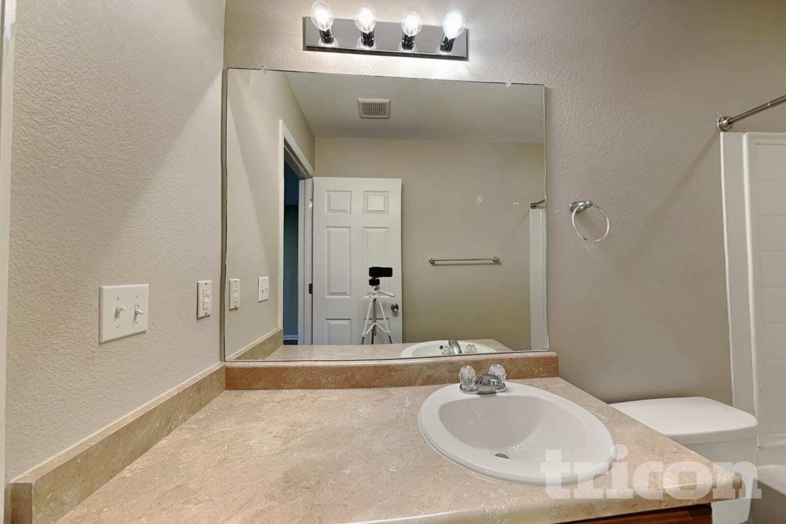 Building Photo - 20681 Randolph Pl