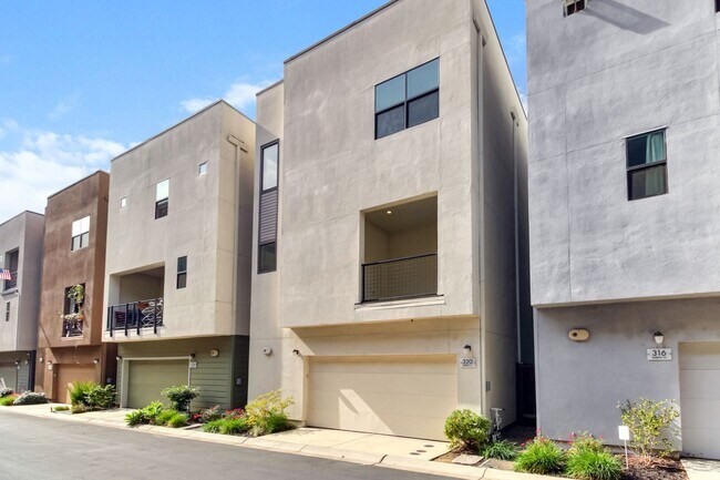 Building Photo - Move-In Special! Beautiful Alkali Flat Ren...