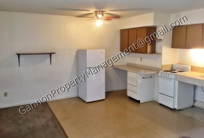 Building Photo - 4480 N Viewpoint Dr