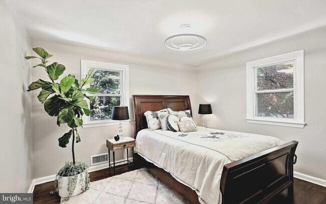 Building Photo - 7502 Alfred Dr