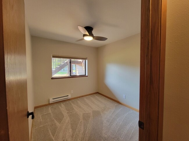 Building Photo - Hawthorne Home