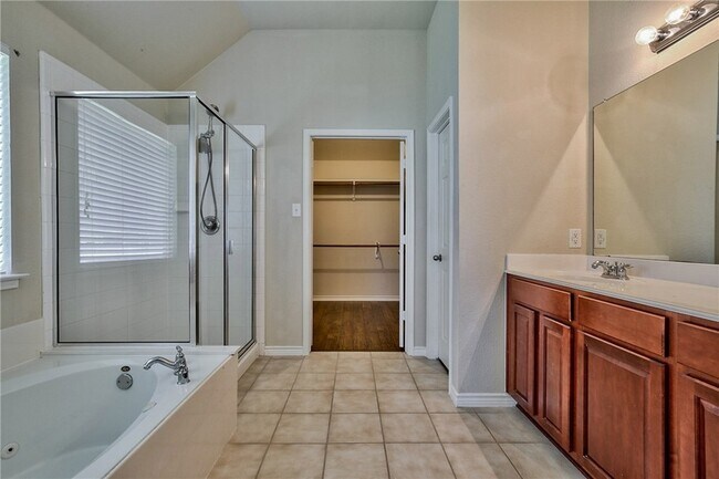 Building Photo - 1701 Kennessaw Dr