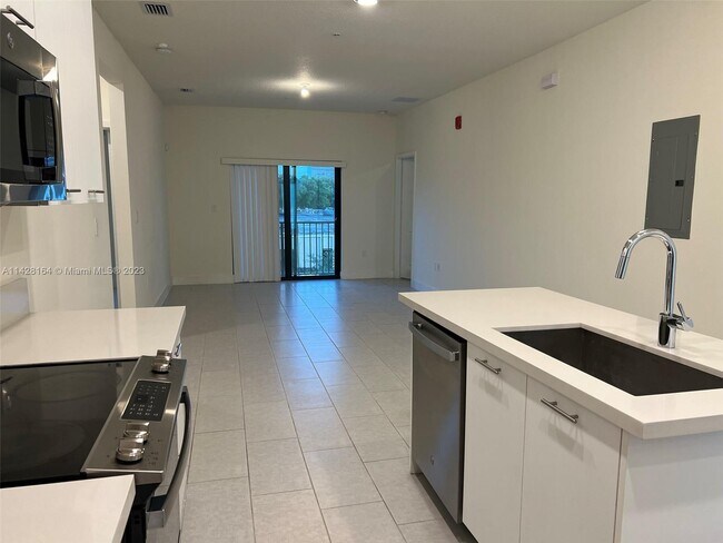 Building Photo - 8167 NW 41st St