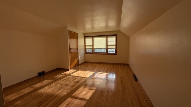 Building Photo - 4346 S Karlov Ave