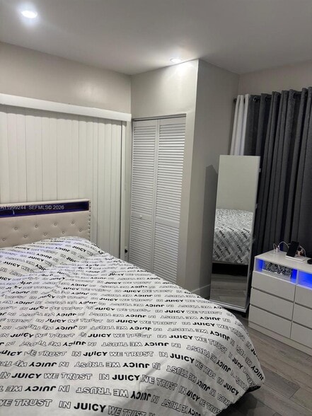 Building Photo - 434 Tamiami Blvd