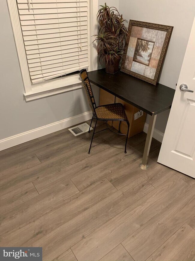 Building Photo - 1813 Wiltberger St NW