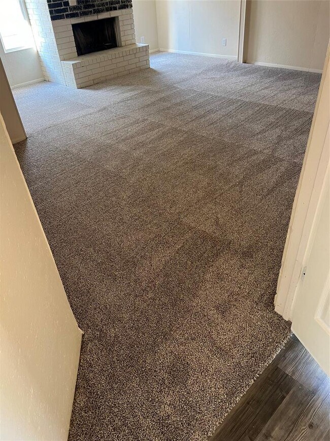 Building Photo - 317 Craigmont Dr