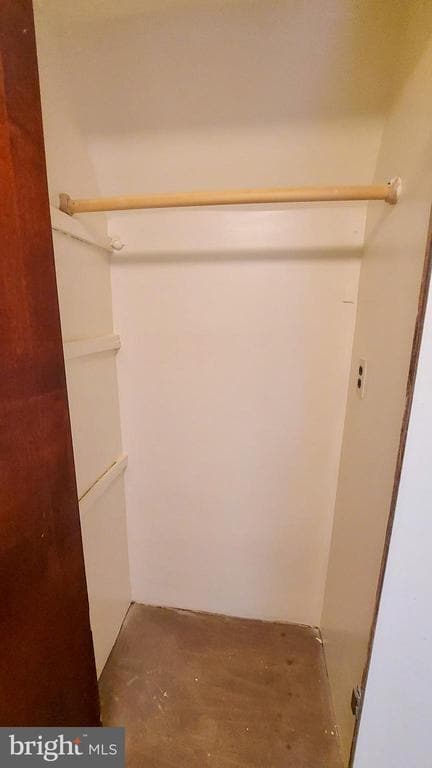 Building Photo - 228 Manor Cir