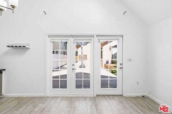 Building Photo - 8424 4th St