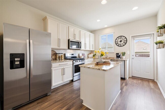 Primary Photo - 717 Bayberry Cir