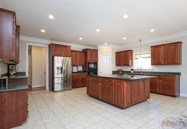 Building Photo - 8417 Henderson Rd