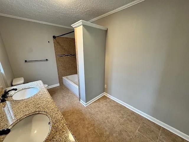 Building Photo - 203 N Lake Dr