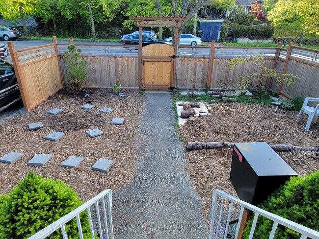 Building Photo - 5032 35th Ave SW