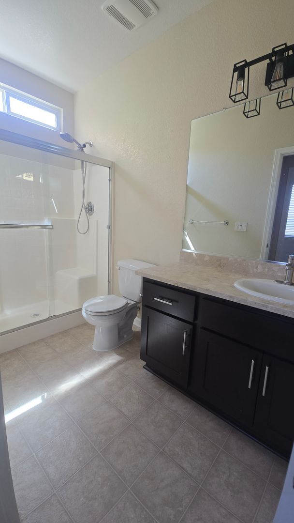 Building Photo - 1443 Greenbrier Dr
