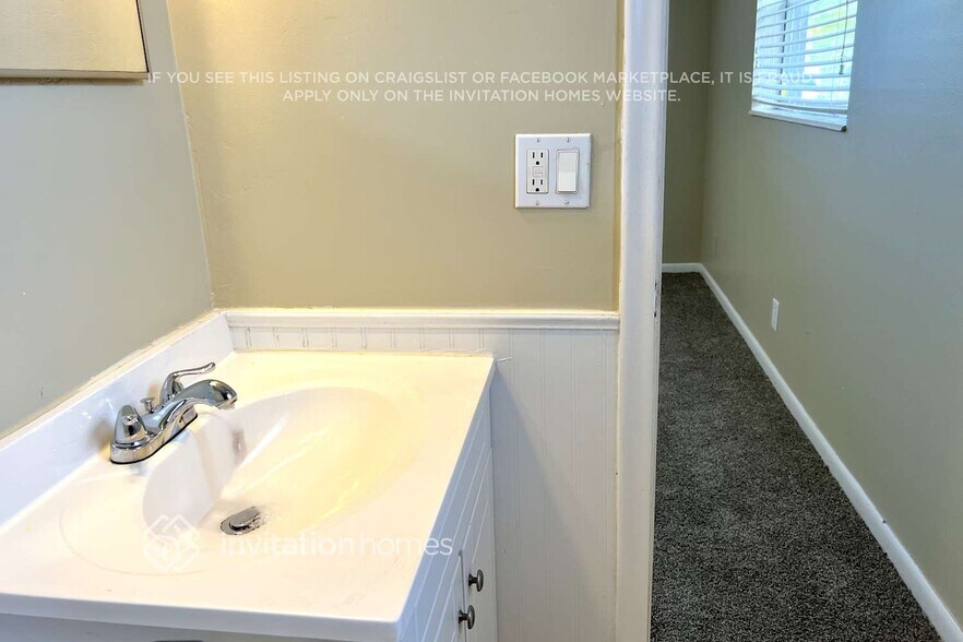 Building Photo - 625 Riverside Dr