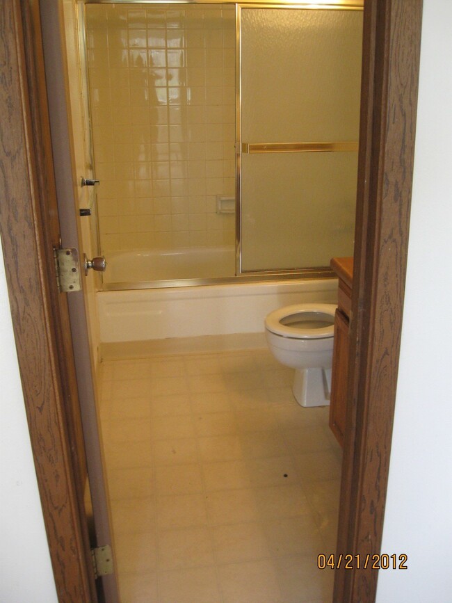 Building Photo - Victoria Crossing 2nd Floor Unit (17LO#1521-R)