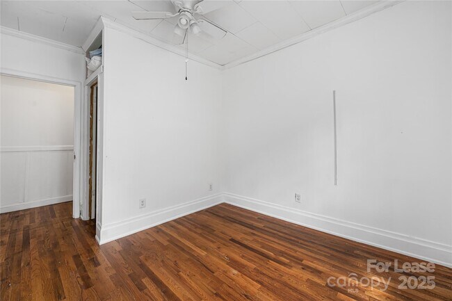 Building Photo - 387 Woodlawn Ave