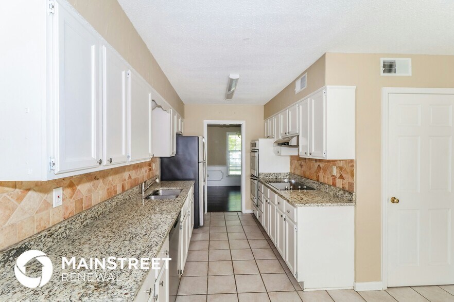 Building Photo - 7961 Elm Leaf Dr