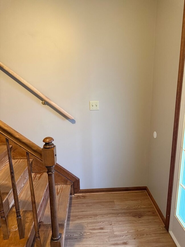 Building Photo - 1560 Buttercup Dr