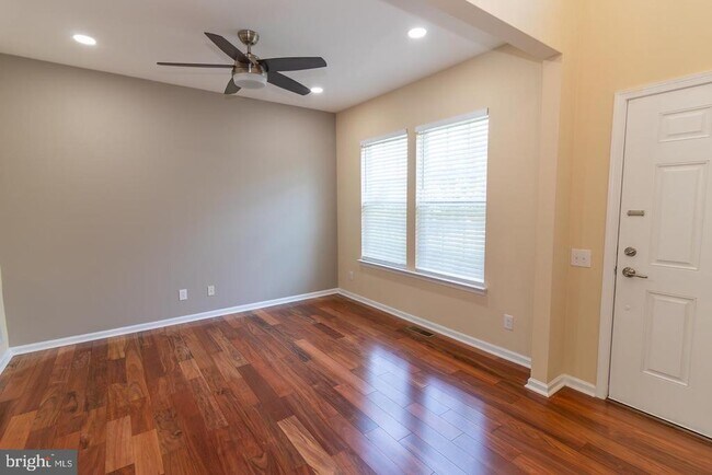 Building Photo - 823 S Haines Cir