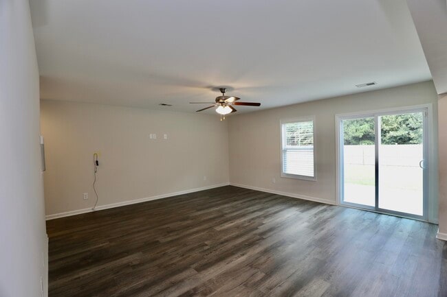 Building Photo - 115 Whitetail Cir