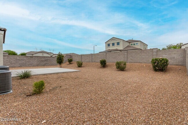 Building Photo - Charming 4 bedroom home in Buckeye!!