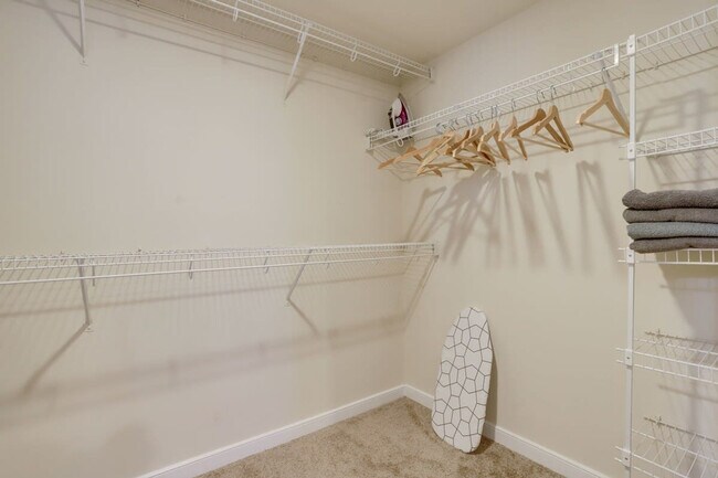 Building Photo - 550 14th St S