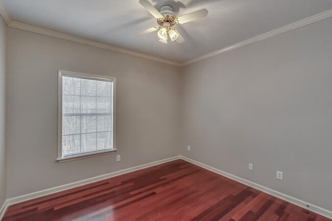 Building Photo - 340 Willow Ridge Cove