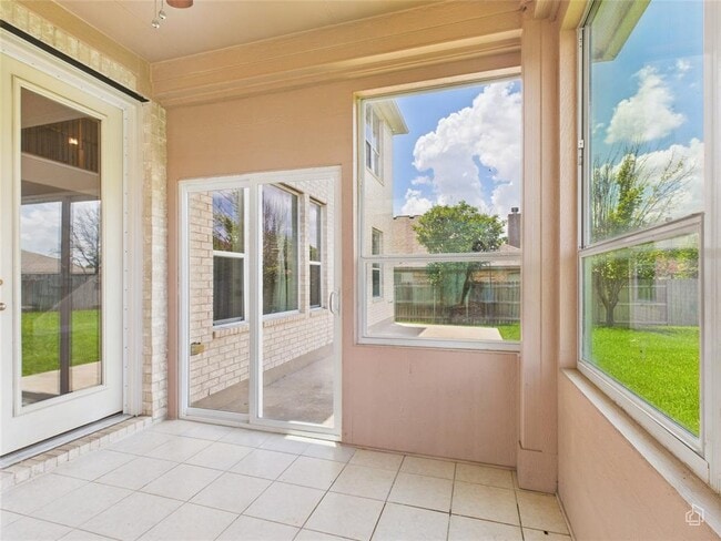 Building Photo - 2504 Alexander Ct