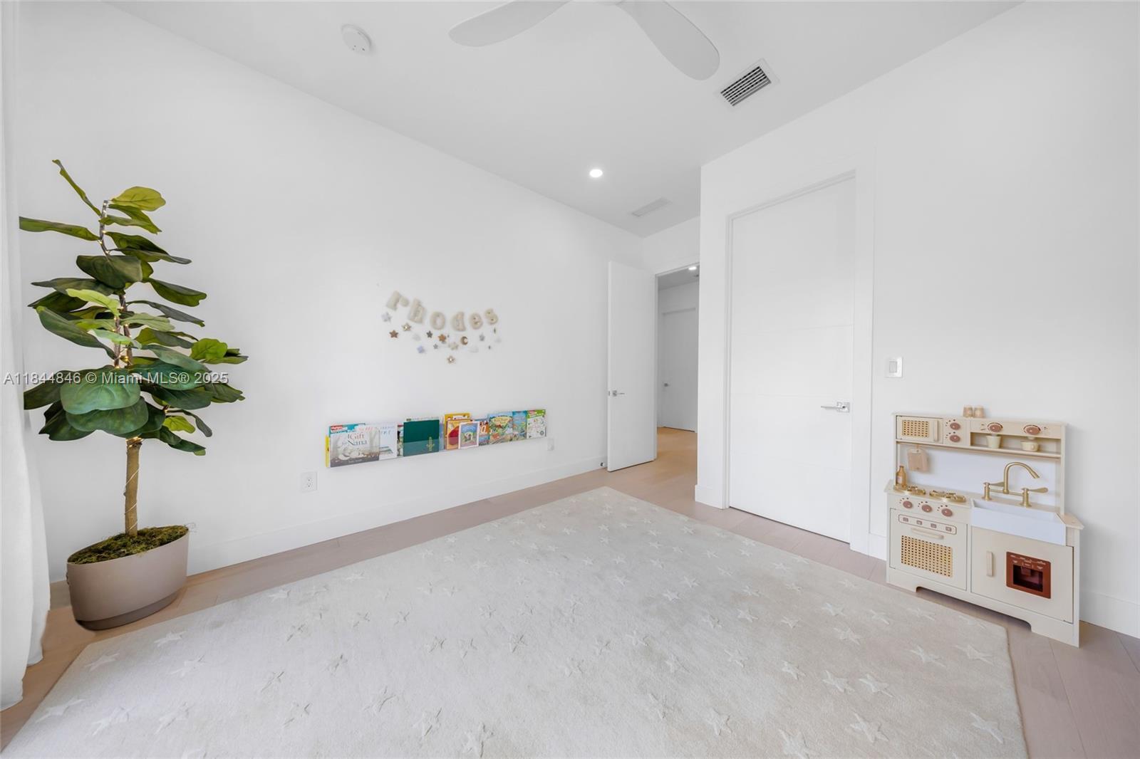 Building Photo - 2618 Trapp Ave