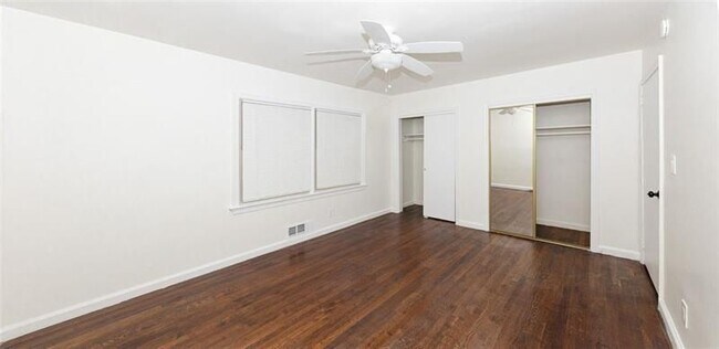 Building Photo - 425 Lindbergh Drive NE