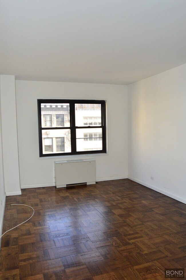 Building Photo - 96 Fifth Avenue