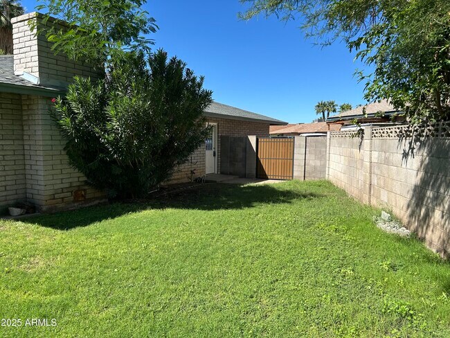 Building Photo - 7211 N 46th Ave
