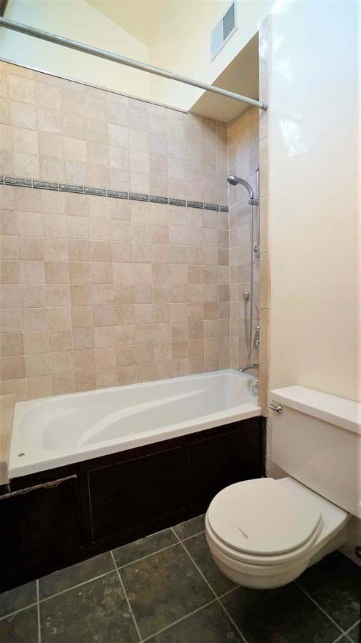 Building Photo - 3076 Buena Vista Way