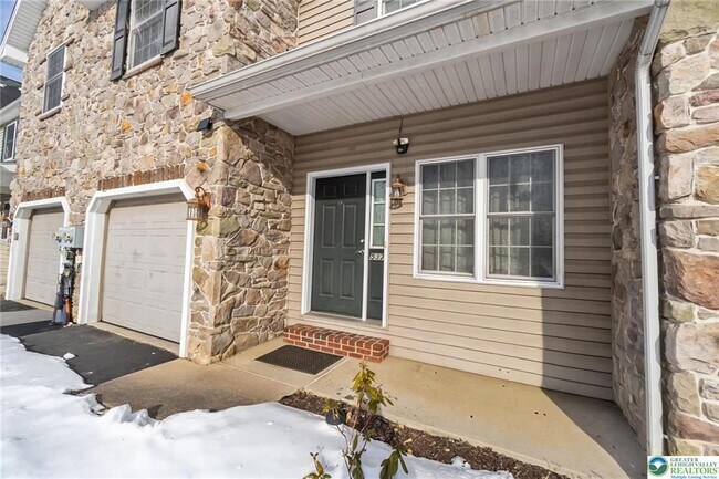 Building Photo - 537 Kemmerer Ln