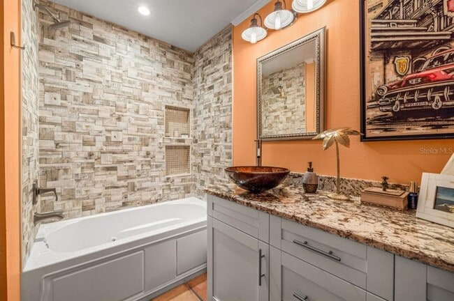 Building Photo - 8728 Bay Crest Ln