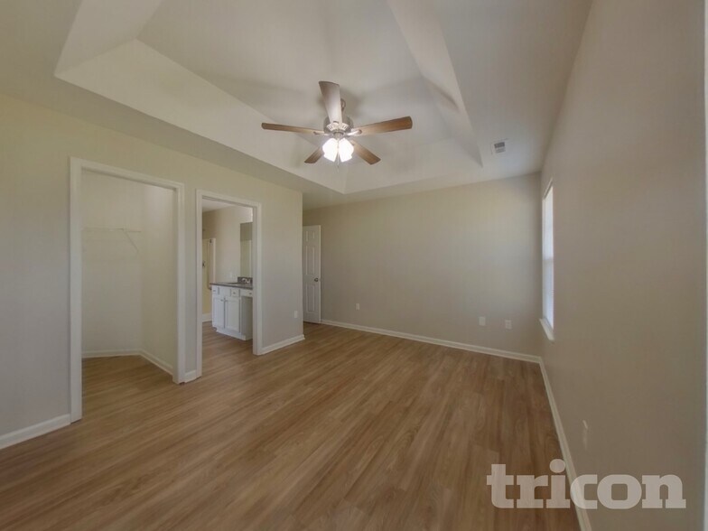 Building Photo - 1221 Grace Ct