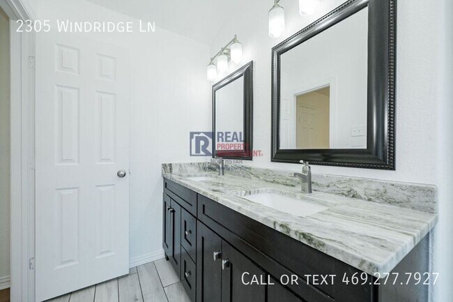 Building Photo - 2305 Windridge Ln