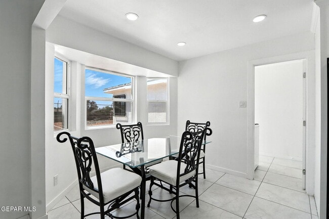Building Photo - 408 San Blas Dr