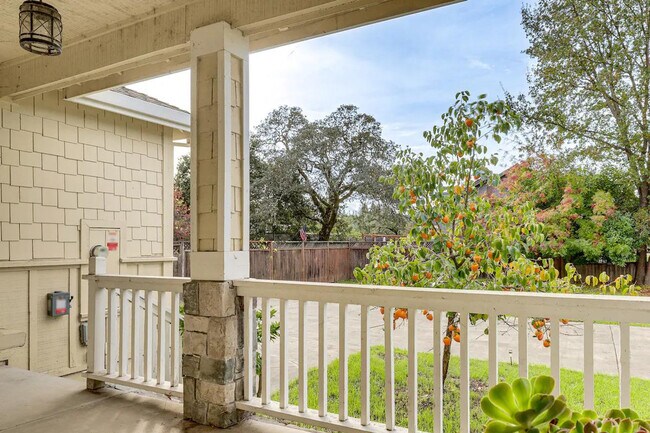 Building Photo - 158 Sierra Pl