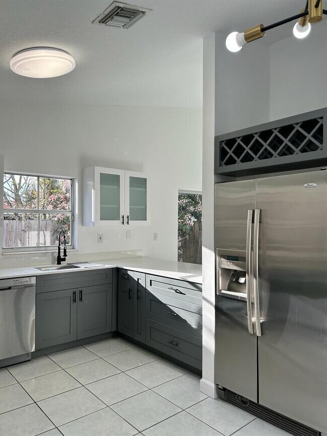 Building Photo - 820 NW 132nd Ct