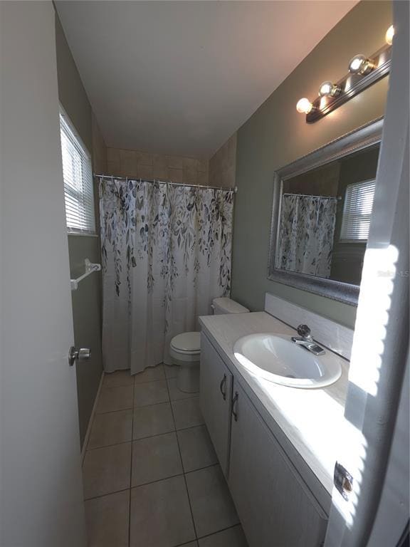 Building Photo - 7604 N Sanibel Cir