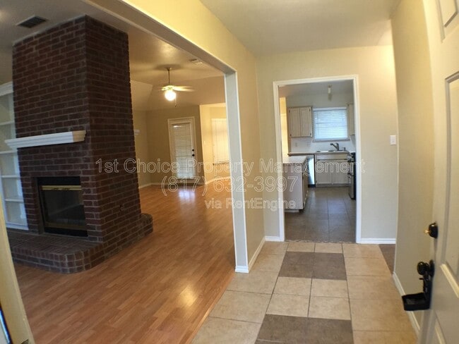 Building Photo - 1834 Meadow Crest Dr