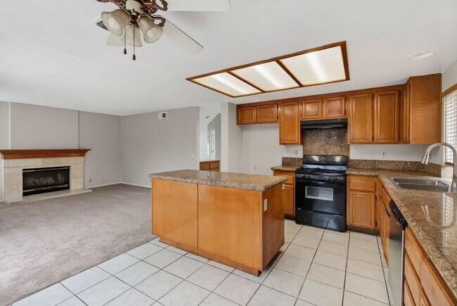 Building Photo - 7272 Foxcroft St