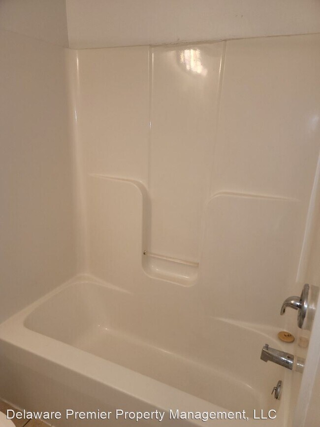 Building Photo - 3 br, 1 bath House - 1209 N Claymont St