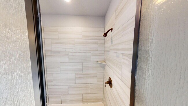 Building Photo - 904 Clanton Cove